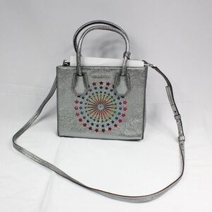 Chic Silver Crossbody Bag with Star Pattern